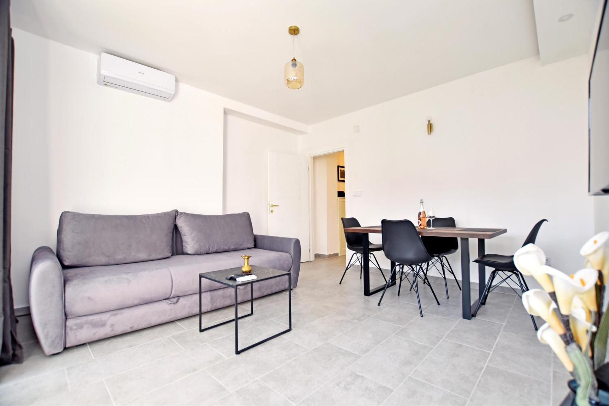 4K - Modern Apartment Very Close To The Sea ヘルツェグ・ノヴィ エクステリア 写真